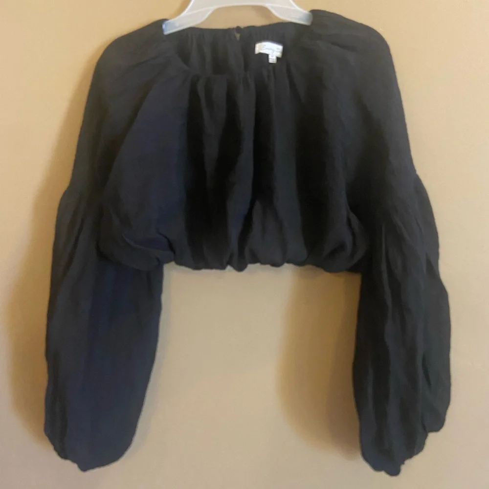 Emory Park puffy long sleeve crop top black size medium rayon nylon